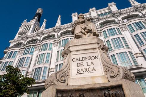 Que Ver En El Barrio De Las Letras Madrid Plaza Santa Ana Calderon Barca